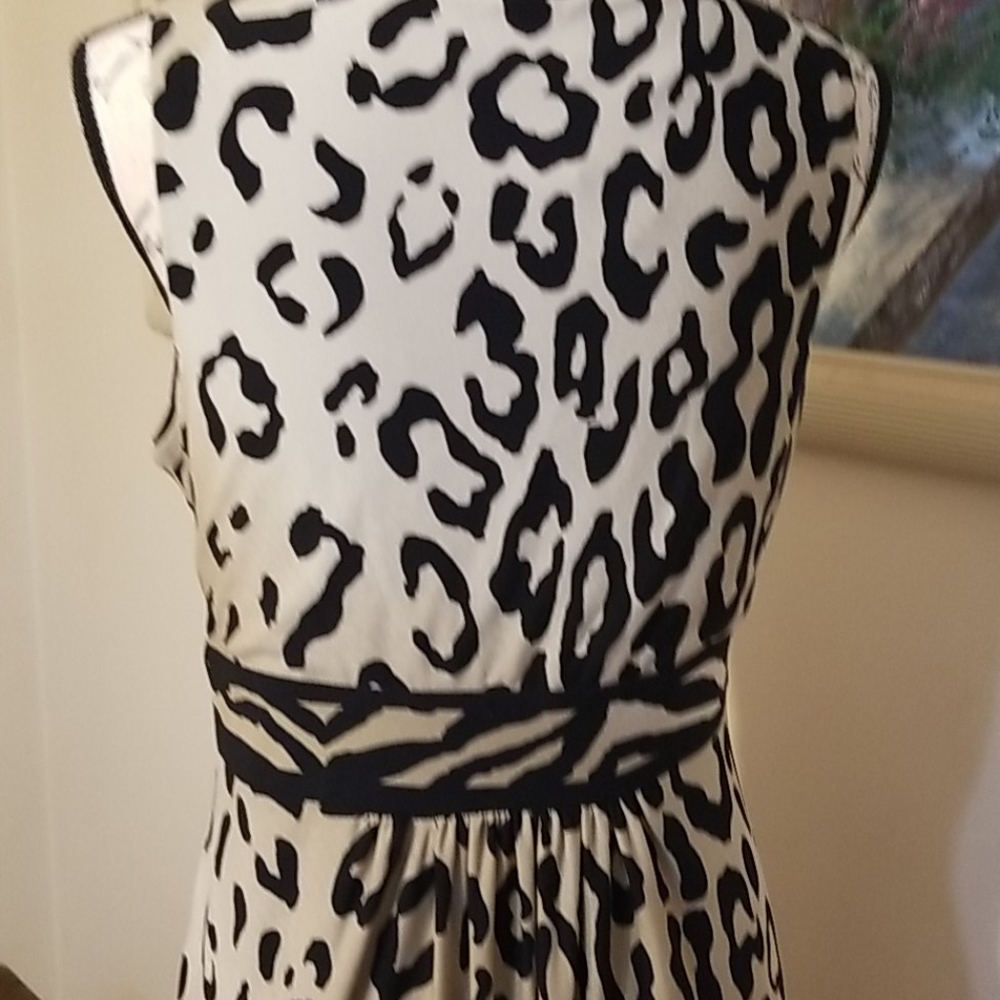 Woman's Sandra Darren dress size 10 - Picture 5 of 7
